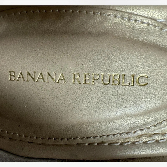 Banana Republic Black Leather Buckle  Peep Toe Wedge Heels Size 7.5 - Picture 8 of 8